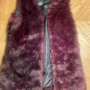 women’s furry vest size small